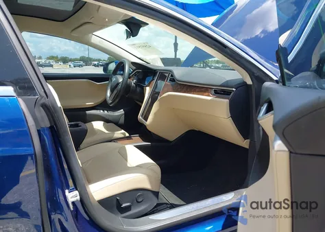 2017 Tesla Model S 60/75 из США, поврежденный, VIN 5YJSA1E11HF209385